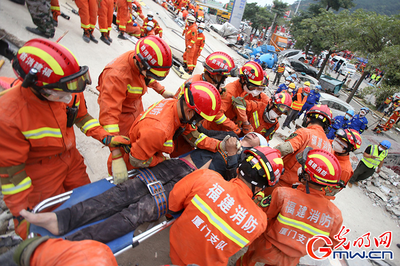 第三十届人民摄影“金镜头”结果揭晓