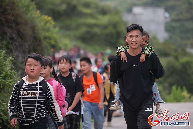 第三十届人民摄影“金镜头”结果揭晓