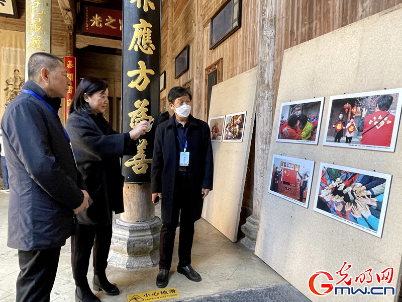 “ 聚焦皖南助力画里乡村”民族之光摄影展暨全国光影助学工程64校区开学典礼在皖举行